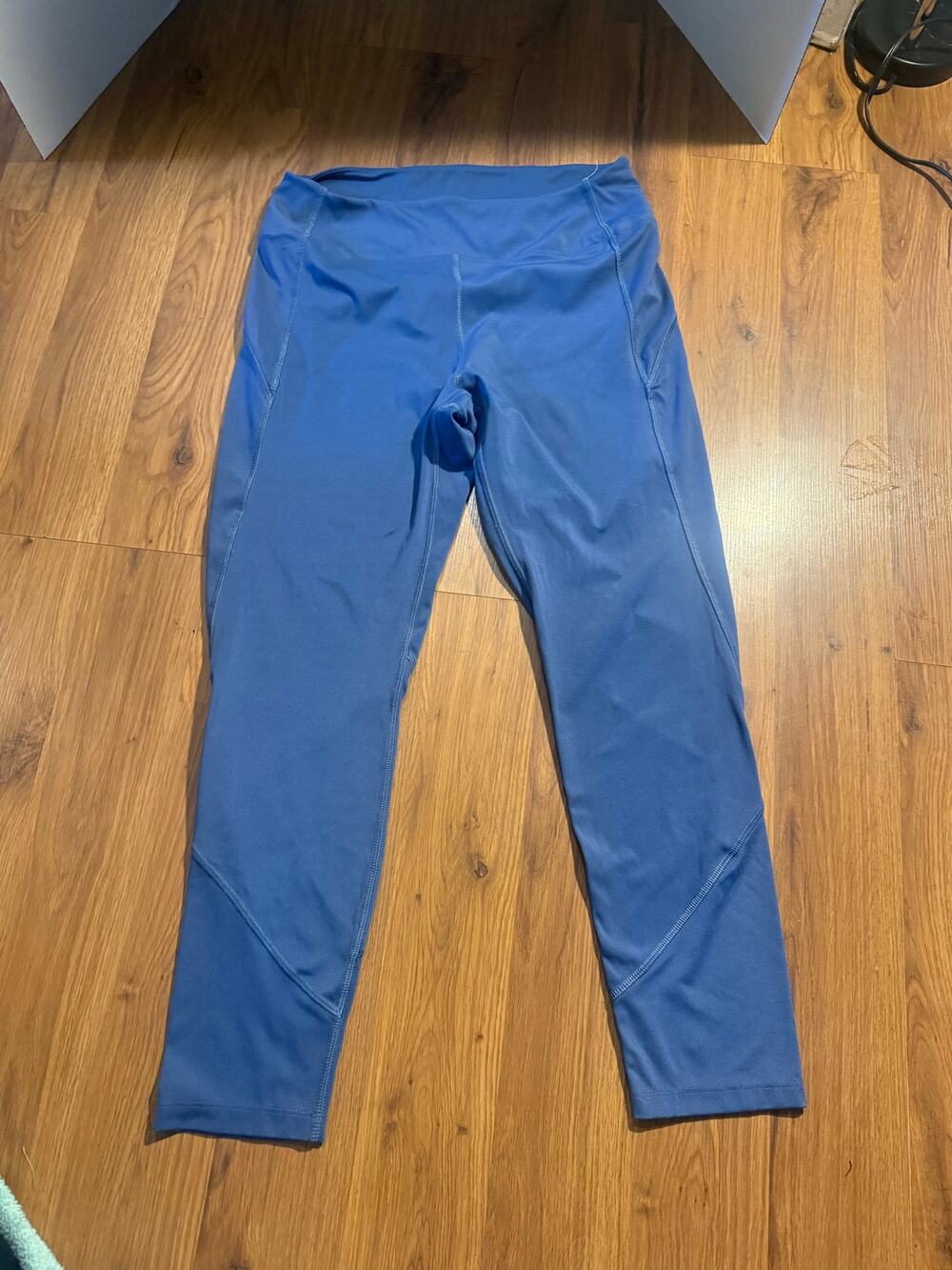 Victoria's Secret PINK Ultimate High-Waist Crop Leggings in Blue - Size Large